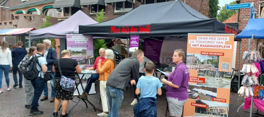 Stand Dorpsraad Losser tijdens Boerenmarkt - 2025